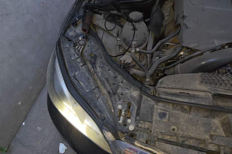 Used Mercedes-Benz E-Class 2015 E 200 L Engine Bay Right