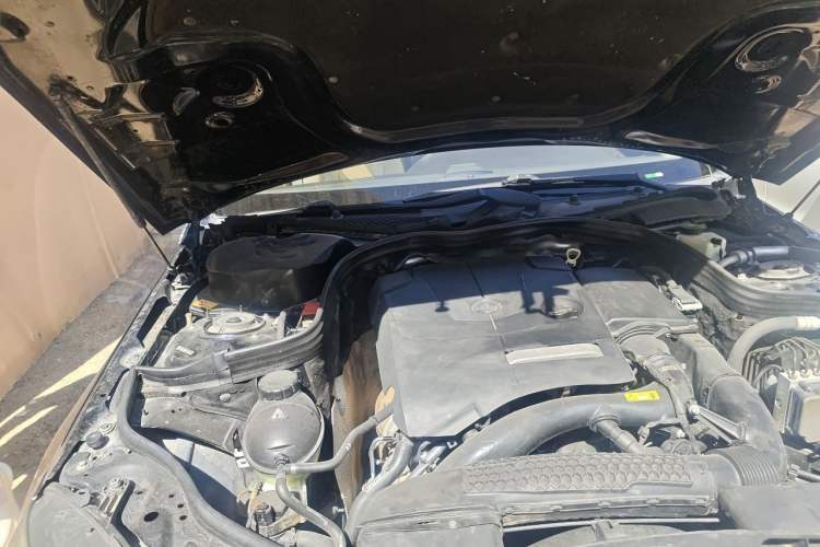 Used Mercedes-Benz E-Class 2015 E 260 L Sport & Fashion Model Engine Bay Right