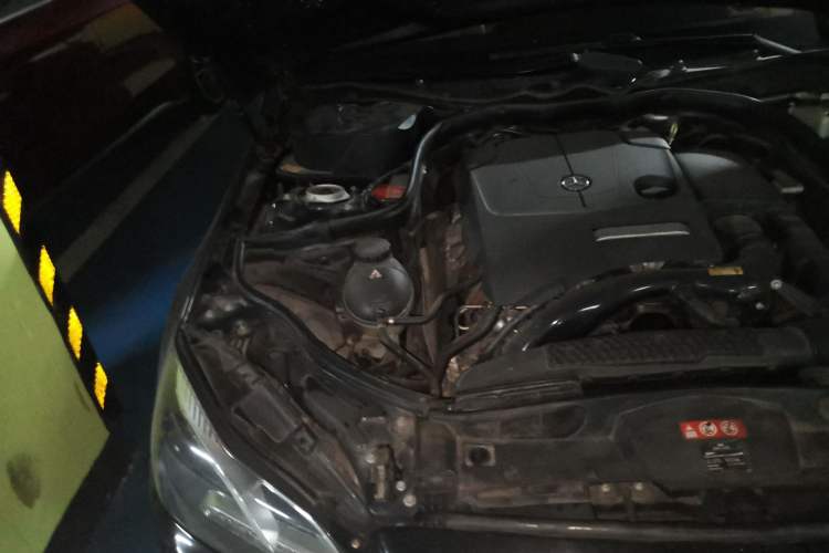 Used Mercedes-Benz E-Class 2015 E 260 L Sport Edition Engine Bay Right