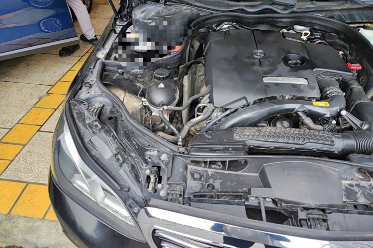 Used Mercedes-Benz E-Class 2015 E 200 L Engine Bay Right