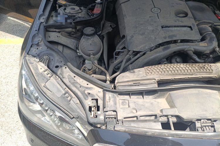 Used Mercedes-Benz E-Class 2015 E 260 L Sport Luxury Model Engine Bay Right