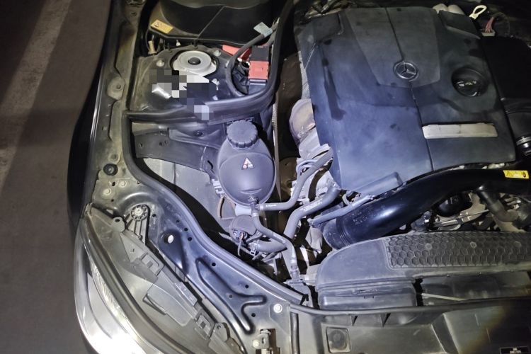 Used Mercedes-Benz E-Class 2015 Facelift E 200 L Sport Edition Engine Bay Right