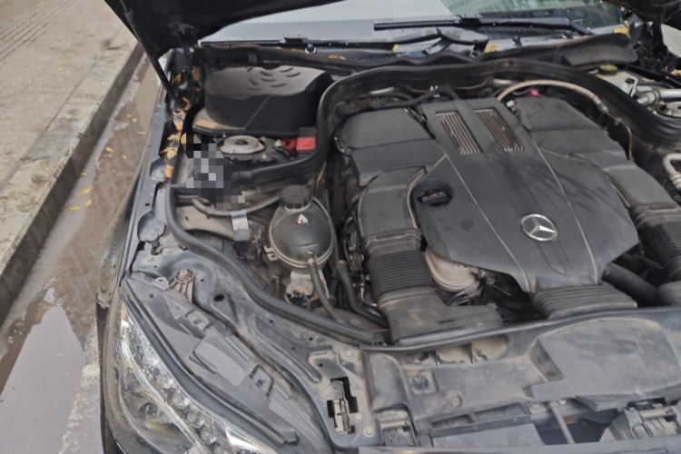 Used Mercedes-Benz E-Class 2015 E 320 L 4MATIC Engine Bay Right