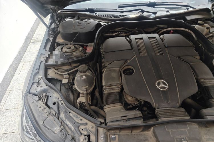 Used Mercedes-Benz E-Class 2015 E 320 L Luxury 4MATIC Engine Bay Right