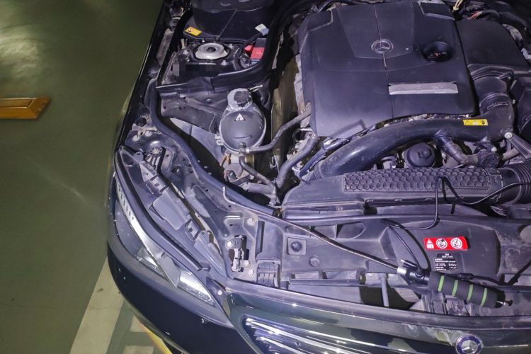 Used Mercedes-Benz E-Class 2015 E 260 L Engine Bay Right