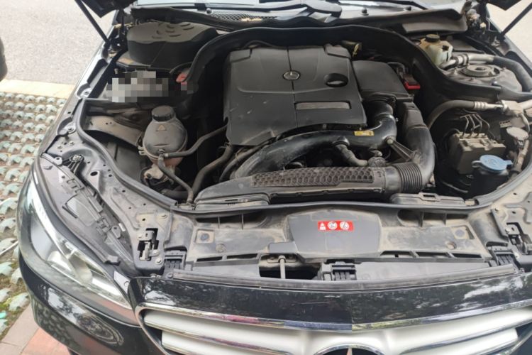 Used Mercedes-Benz E-Class 2015 E 260 L Sport & Fashion Model Engine Bay Right