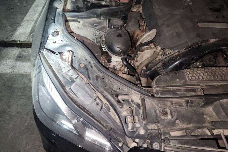 Used Mercedes-Benz E-Class 2015 Restyled E 260 L Sport Edition Engine Bay Right