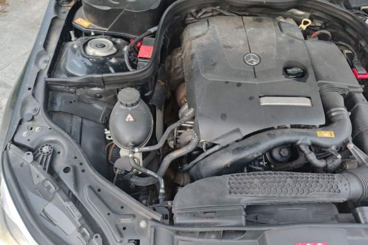 Used Mercedes-Benz E-Class 2015 E 260 L Sport Edition Engine Bay Right