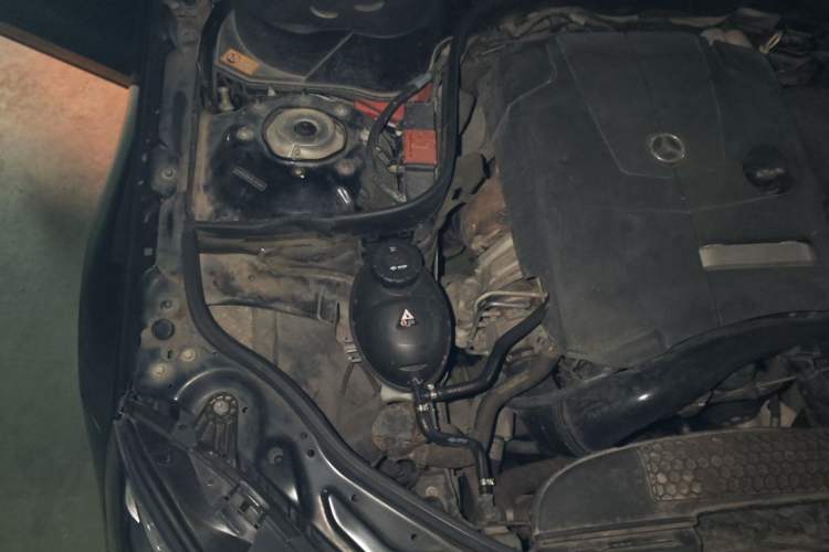 Used Mercedes-Benz E-Class 2015 Facelift E 200 L Engine Bay Right