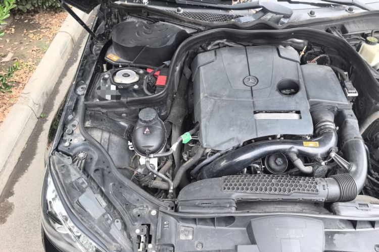 Used Mercedes-Benz E-Class 2015 Facelift E 260 L Luxury Edition Engine Bay Right