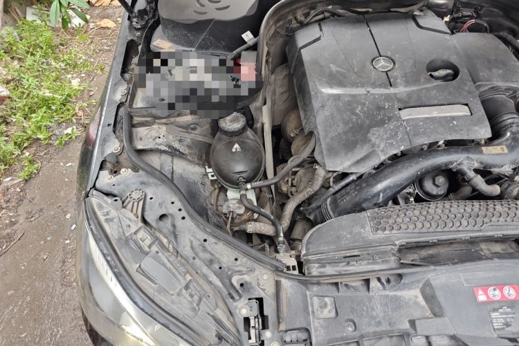 Used Mercedes-Benz E-Class 2015 Revised E 260 L Engine Bay Right