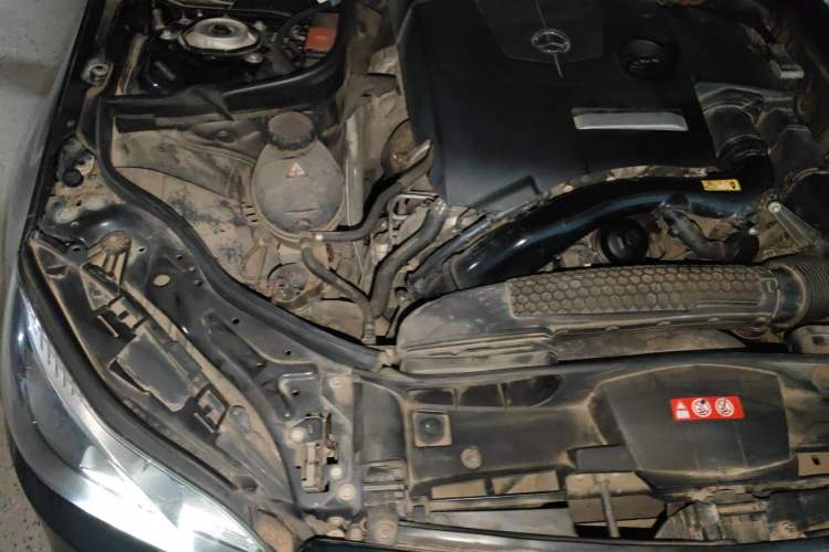 Used Mercedes-Benz E-Class 2015 E 260 L Sport Edition Engine Bay Right