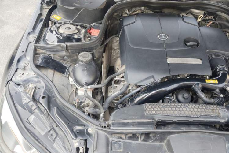 Used Mercedes-Benz E-Class 2015 Revised E 260 L Engine Bay Right