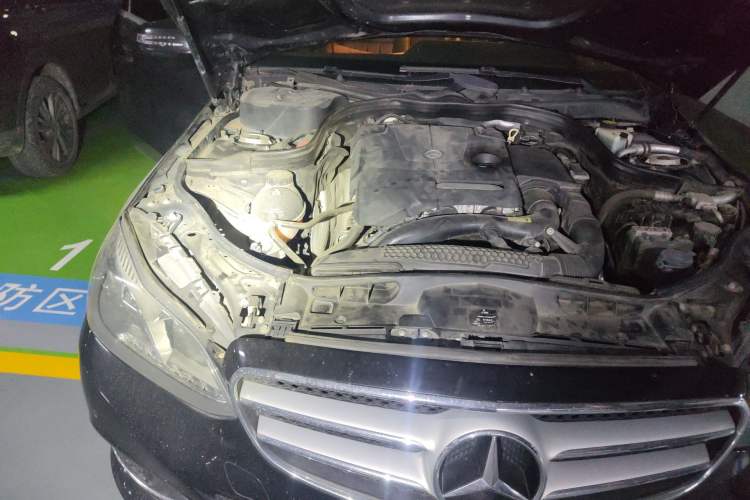 Used Mercedes-Benz E-Class 2015 E 180 L Sport Edition Engine Bay Right