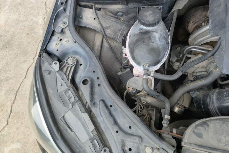 Used Mercedes-Benz E-Class 2015 E 260 L Sport Luxury Model Engine Bay Right