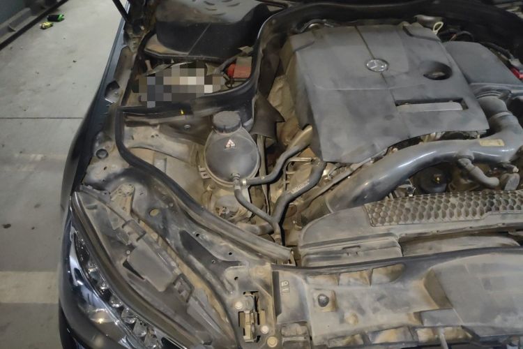 Used Mercedes-Benz E-Class 2015 E 260 L Luxury Model Engine Bay Right