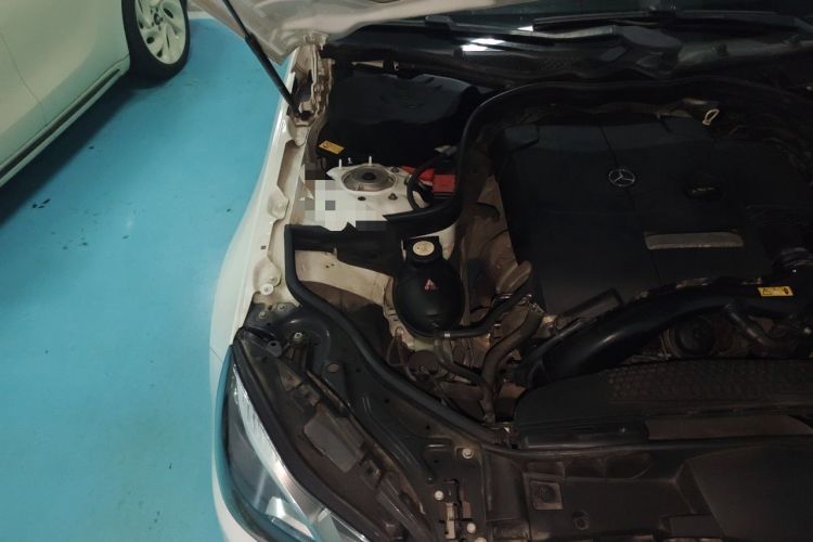 Used Mercedes-Benz E-Class 2015 E 260 L Sport Edition Engine Bay Right