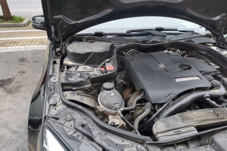 Used Mercedes-Benz E-Class 2015 Facelift E 200 L Sport Edition Engine Bay Right