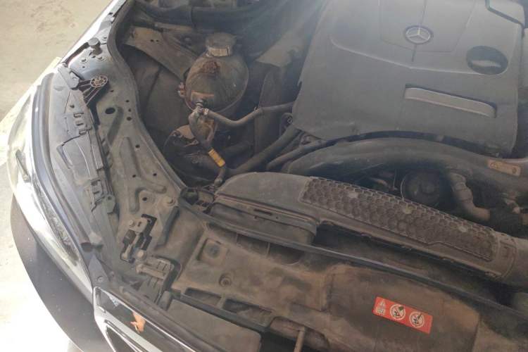 Used Mercedes-Benz E-Class 2015 E 260 L Luxury Model Engine Bay Right