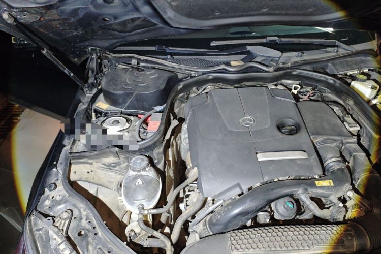 Used Mercedes-Benz E-Class 2015 Facelift E 180 L Engine Bay Right