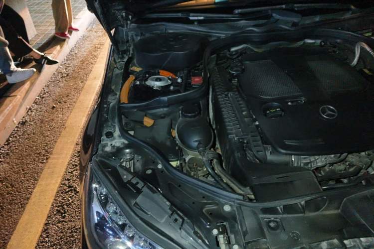 Used Mercedes-Benz E-Class 2015 E 400 L Hybrid Engine Bay Right