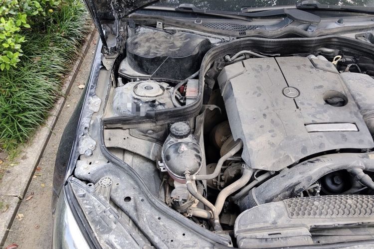 Used Mercedes-Benz E-Class 2015 E 260 L Sport Edition Engine Bay Right