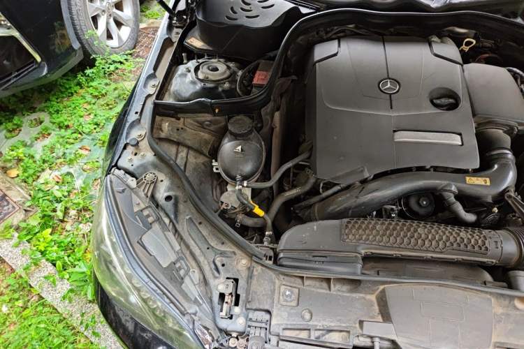 Used Mercedes-Benz E-Class 2015 E 200 L Sport Edition Engine Bay Right