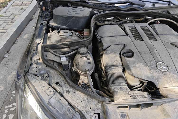 Used Mercedes-Benz E-Class 2015 E 320 L Sport Edition Engine Bay Right