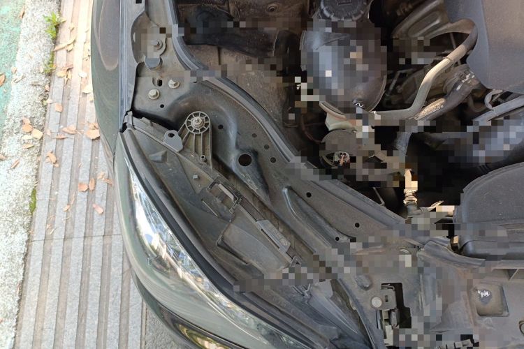 Used Mercedes-Benz E-Class 2015 E 260 L Sport Luxury Model Engine Bay Right