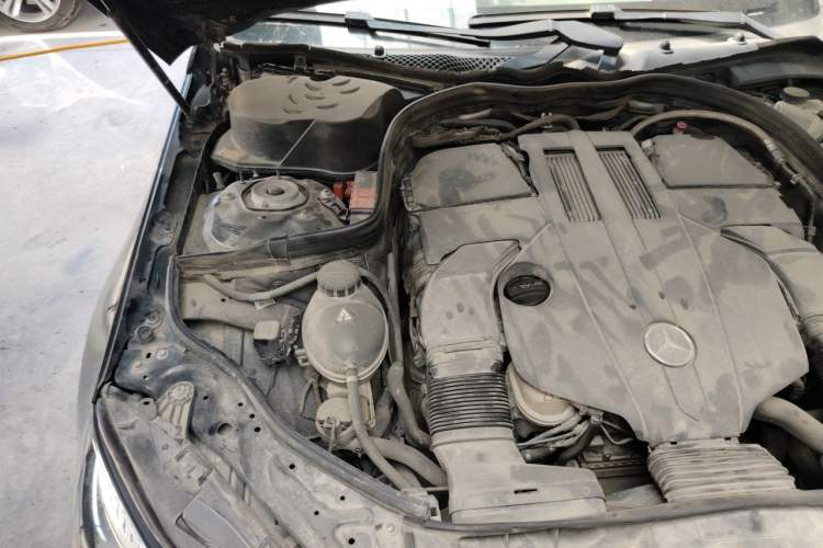 Used Mercedes-Benz E-Class 2015 E 320 L 4MATIC Engine Bay Right