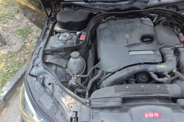 Used Mercedes-Benz E-Class 2015 E 200 L Engine Bay Right