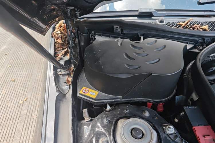 Used Mercedes-Benz E-Class 2015 E 320 L 4MATIC Engine Bay Right
