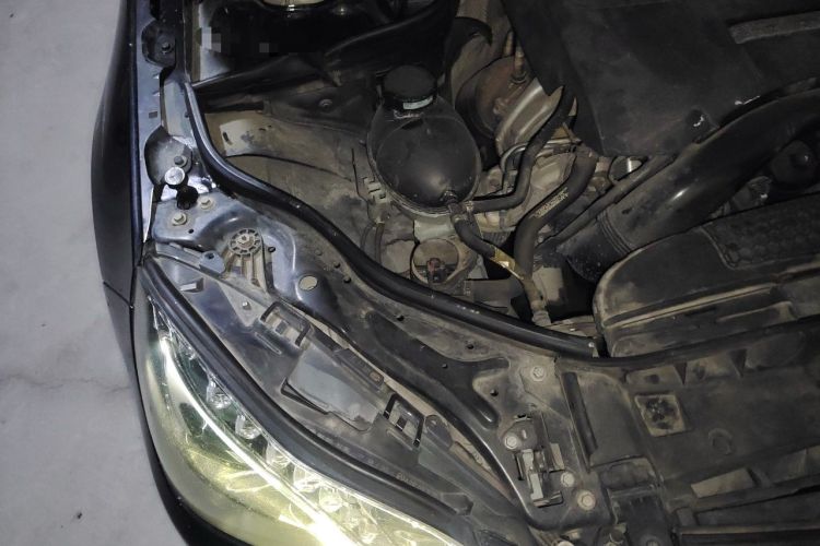 Used Mercedes-Benz E-Class 2015 E 260 L Sport Luxury Model Engine Bay Right