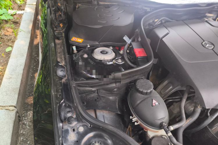 Used Mercedes-Benz E-Class 2015 E 260 L Sport & Fashion Model Engine Bay Right
