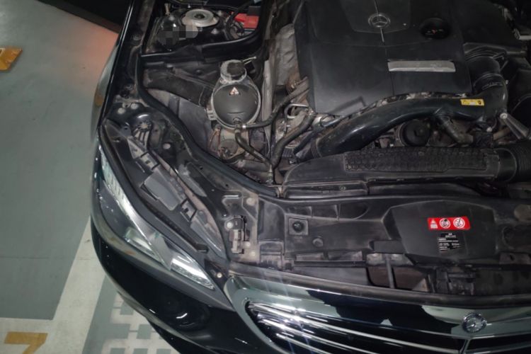 Used Mercedes-Benz E-Class 2015 E 260 L Engine Bay Right