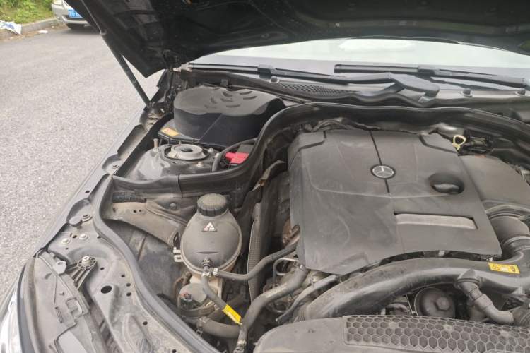 Used Mercedes-Benz E-Class 2015 E 260 L Sport Edition Engine Bay Right