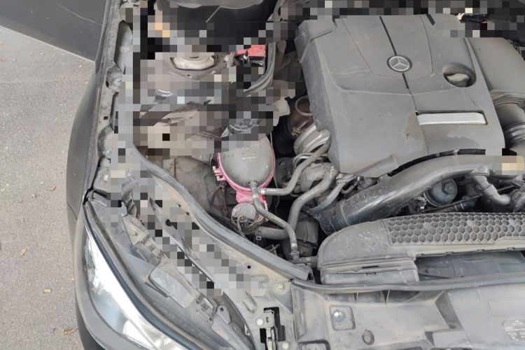 Used Mercedes-Benz E-Class 2015 Facelift E 180 L Engine Bay Right