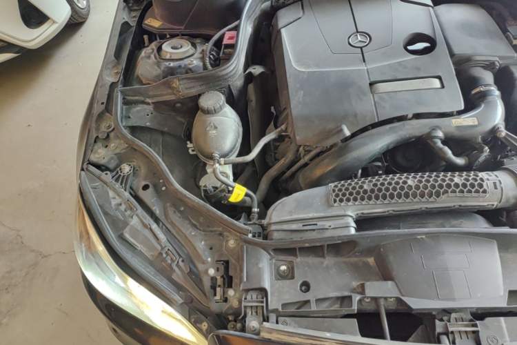 Used Mercedes-Benz E-Class 2015 E 260 L Sport Edition Engine Bay Right