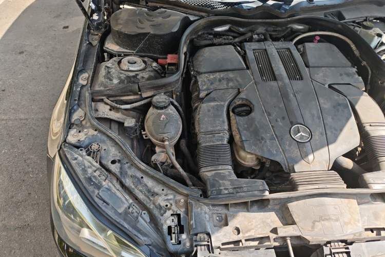 Used Mercedes-Benz E-Class 2015 E 320 L Sport 4MATIC Engine Bay Right