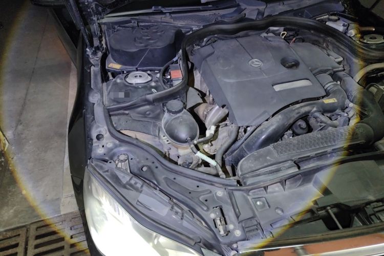 Used Mercedes-Benz E-Class 2015 E 200 L Engine Bay Right