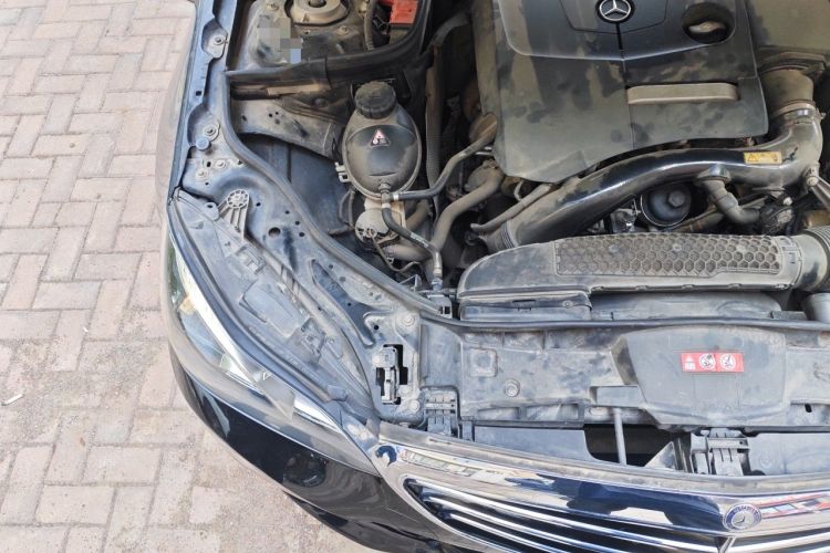 Used Mercedes-Benz E-Class 2015 Facelift E 200 L Engine Bay Right