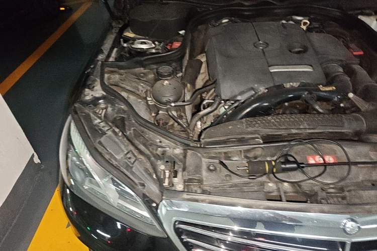Used Mercedes-Benz E-Class 2015 E 260 L Engine Bay Right