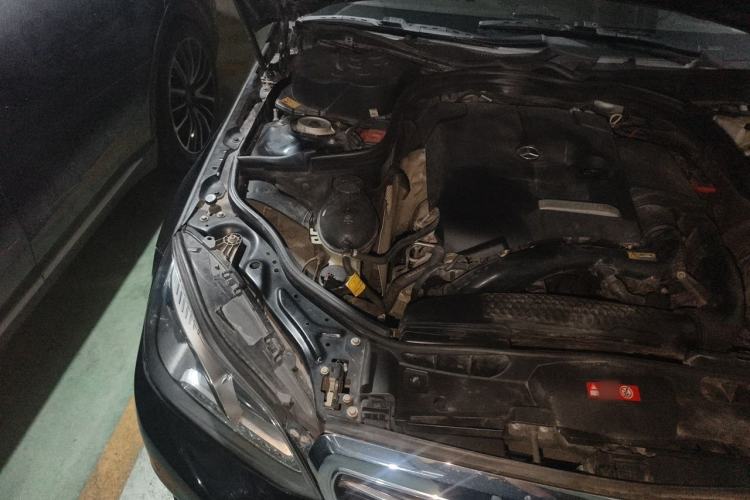 Used Mercedes-Benz E-Class 2015 E 200 L Engine Bay Right