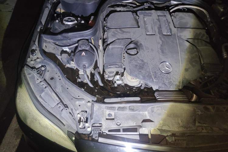 Used Mercedes-Benz E-Class 2015 E 320 L Sport 4MATIC Engine Bay Right