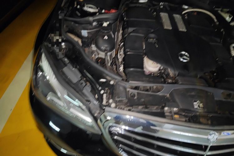 Used Mercedes-Benz E-Class 2015 E 320 L Engine Bay Right