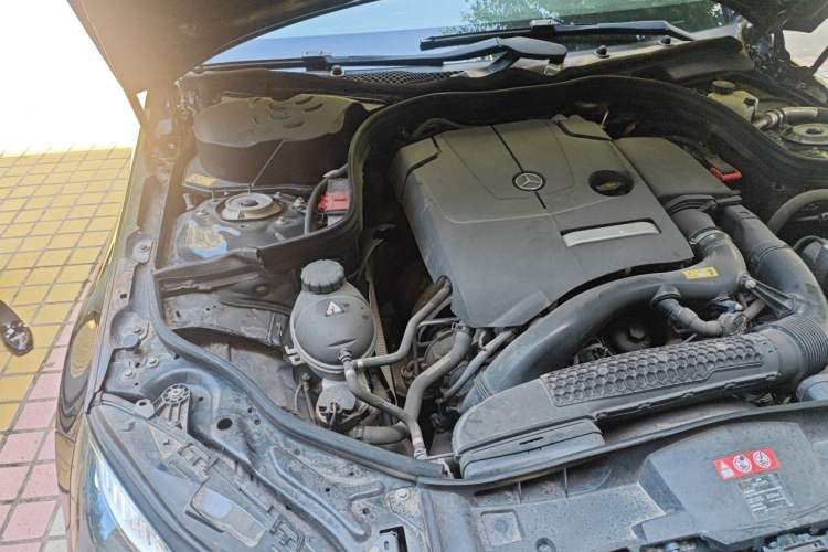 Used Mercedes-Benz E-Class 2015 E 260 L Sport Edition Engine Bay Right