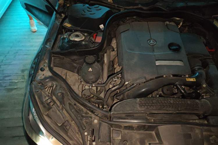 Used Mercedes-Benz E-Class 2015 E 260 L Sport Edition Engine Bay Right