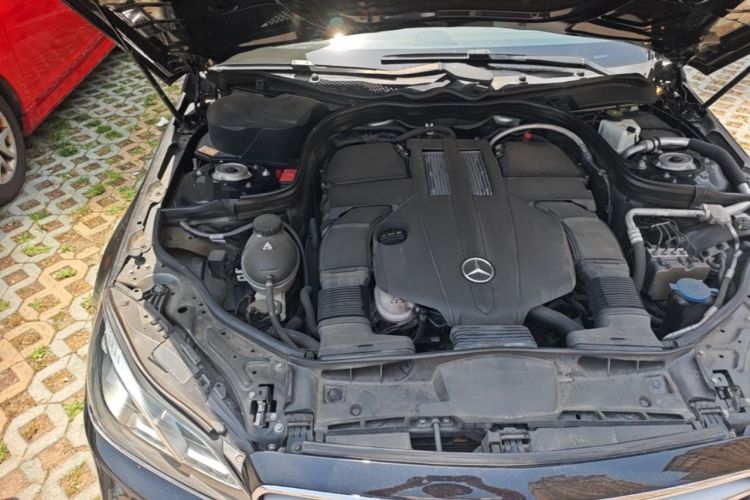 Used Mercedes-Benz E-Class 2015 E 320 L Sport Edition Engine Bay Right