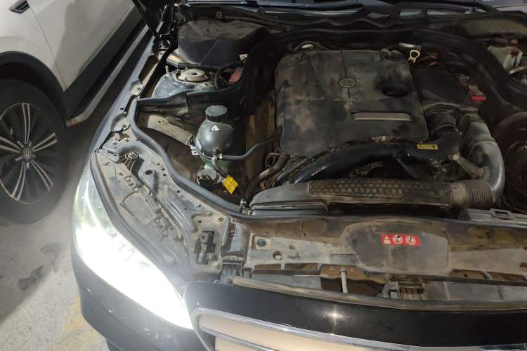 Used Mercedes-Benz E-Class 2015 E 260 L Sport Luxury Model Engine Bay Right
