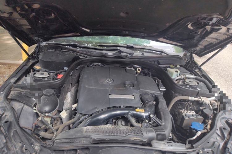 Used Mercedes-Benz E-Class 2015 Facelift E 260 L Luxury Edition Engine Bay